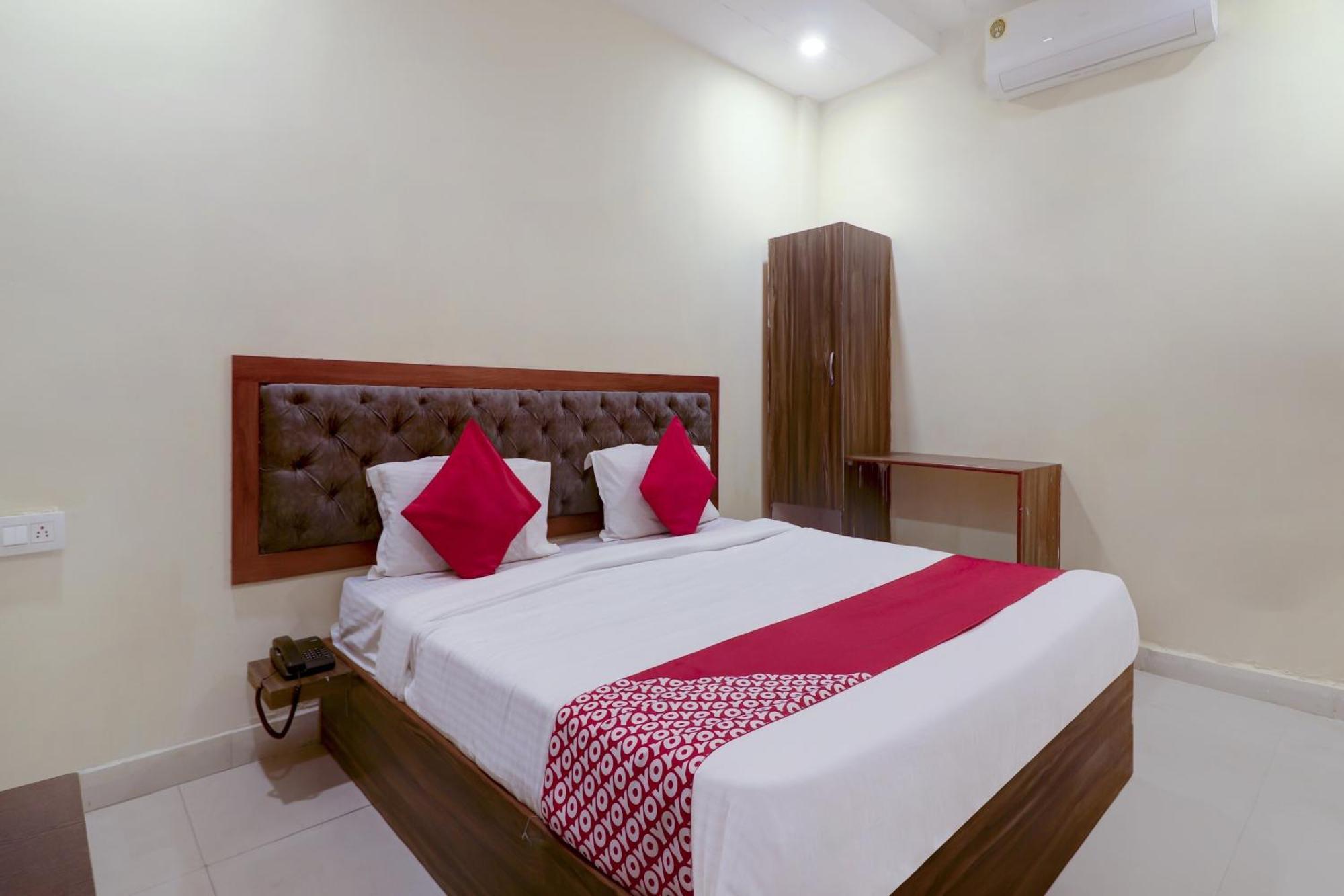 Hotel O Rsquare Elite Sururnagar Kültér fotó
